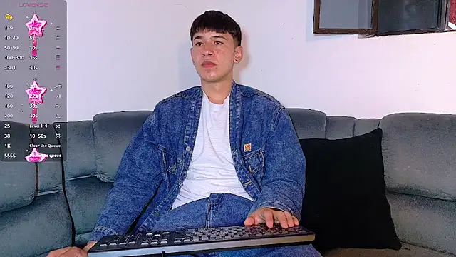 Snapshot of Mr_daren_ chatting on November 24, 2025, 7:14 pm Mr daren online show from November 24, 2025, 7:14 pm