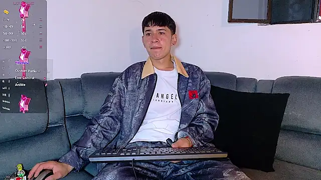 Snapshot of Mr_daren_ chatting on November 28, 2025, 7:14 pm Mr daren online show from November 28, 2025, 7:14 pm