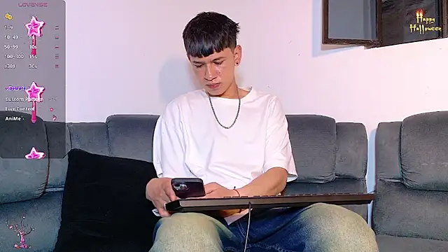 Snapshot of Mr_daren_ chatting on October 24, 2025, 5:23 pm Mr daren online show from October 24, 2025, 5:23 pm