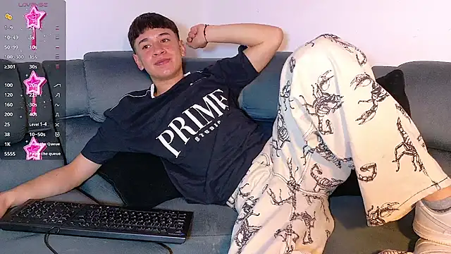 Snapshot of Mr_daren_ chatting on November 3, 2025, 6:11 pm Mr daren online show from November 3, 2025, 6:11 pm