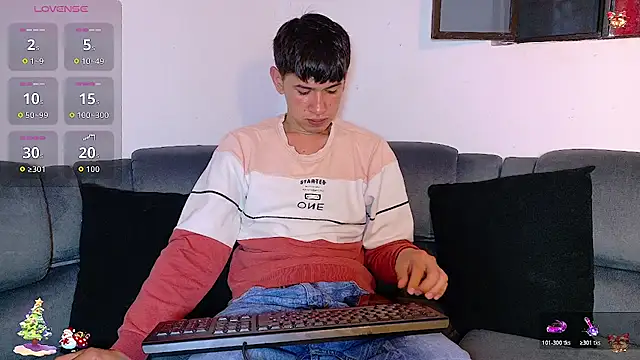 Snapshot of Mr_daren_ chatting on December 2, 2025, 7:04 pm Mr daren online show from December 2, 2025, 7:04 pm