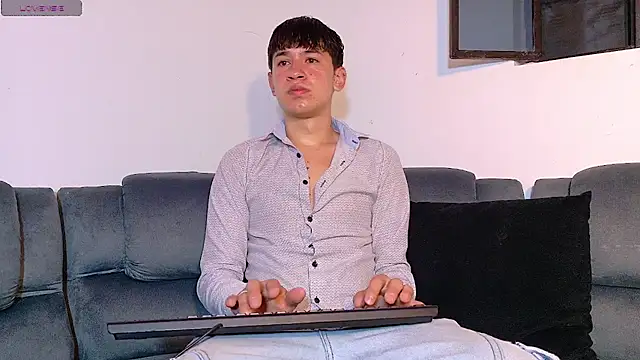 Snapshot of Mr_daren_ chatting on October 18, 2025, 4:31 pm Mr daren online show from October 18, 2025, 4:31 pm