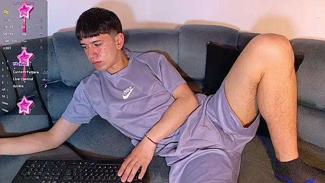 Snapshot of Mr_daren_ chatting on November 8, 2025, 6:33 pm Mr daren online show from November 8, 2025, 6:33 pm