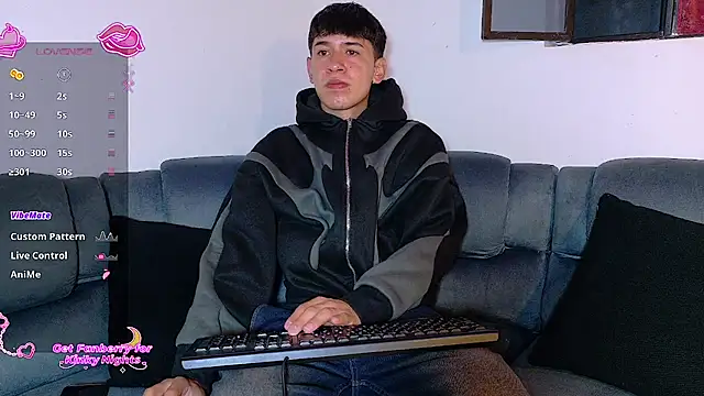 Snapshot of Mr_daren_ chatting on December 1, 2025, 7:04 pm Mr daren online show from December 1, 2025, 7:04 pm