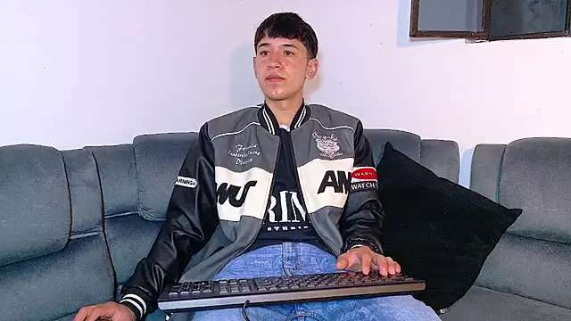 Snapshot of Mr_daren_ chatting on November 12, 2025, 7:07 pm Mr daren online show from November 12, 2025, 7:07 pm