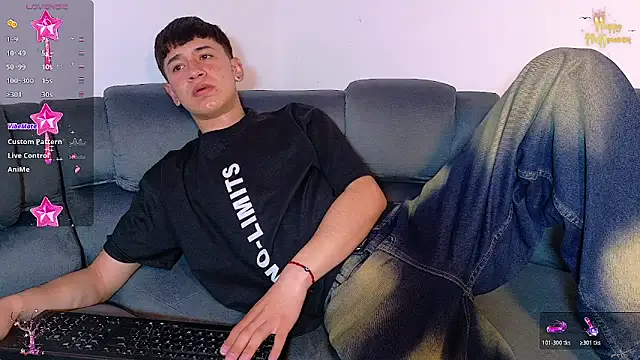 Snapshot of Mr_daren_ chatting on October 27, 2025, 6:53 pm Mr daren online show from October 27, 2025, 6:53 pm