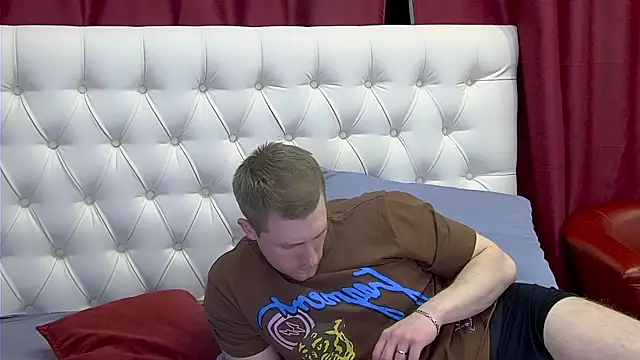EthanPinkman online show from May 12, 2026, 5:37 am