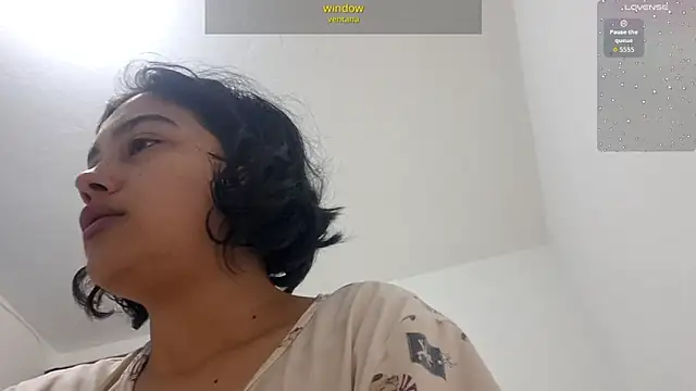 Snapshot of littlemelii chatting on November 17, 2025, 9:30 pm littlemelii online show from November 17, 2025, 9:30 pm