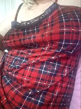 Snapshot of atesli_sari chatting on September 14, 2025, 4:40 pm atesli sari online show from September 14, 2025, 4:40 pm