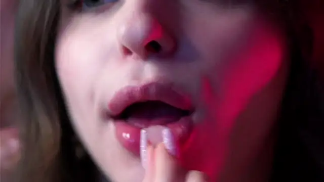 EstherMitchel online show from March 8, 2025, 4:23 am