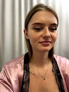 Snapshot of lovelly_molly chatting on November 7, 2025, 9:08 pm lovelly molly online show from November 7, 2025, 9:08 pm