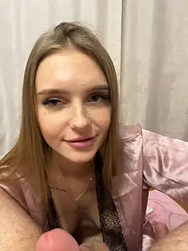 Snapshot of lovelly_molly chatting on December 28, 2024, 9:40 pm lovelly molly online show from December 28, 2024, 9:40 pm