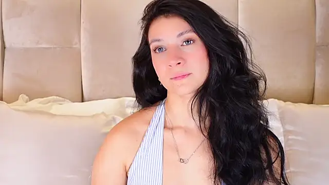 KiraKayleigh1 online show from August 1, 2026, 11:14 pm