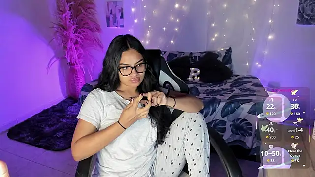 Snapshot of Riana_Kean chatting on February 8, 2026, 8:23 am Riana Kean online show from February 8, 2026, 8:23 am