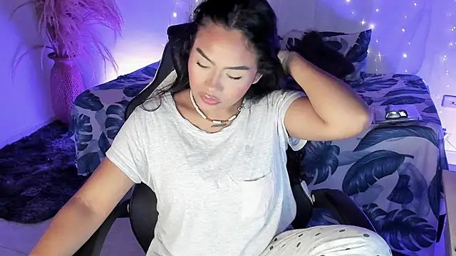 Snapshot of Riana_Kean chatting on March 17, 2026, 2:36 am Riana Kean online show from March 17, 2026, 2:36 am