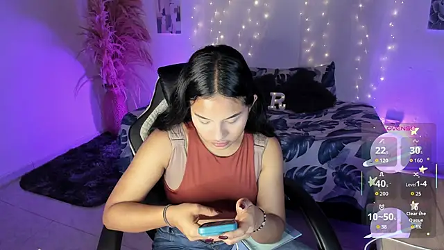 Snapshot of Riana_Kean chatting on February 9, 2026, 1:58 am Riana Kean online show from February 9, 2026, 1:58 am