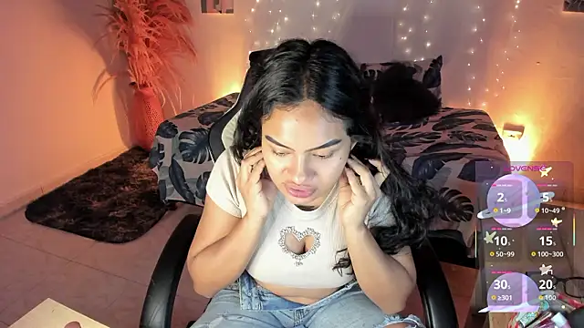 Snapshot of Riana_Kean chatting on February 13, 2026, 4:23 am Riana Kean online show from February 13, 2026, 4:23 am