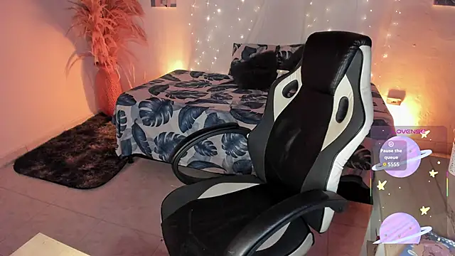 Snapshot of Riana_Kean chatting on February 7, 2026, 1:13 am Riana Kean online show from February 7, 2026, 1:13 am