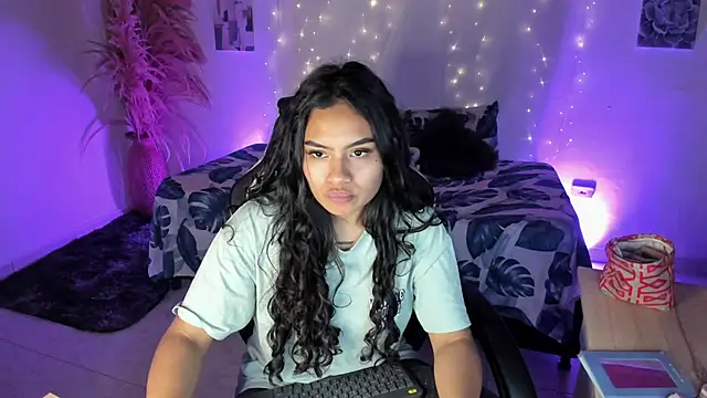 Snapshot of Riana_Kean chatting on February 16, 2026, 3:38 am Riana Kean online show from February 16, 2026, 3:38 am