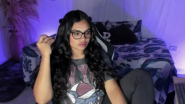 Snapshot of Riana_Kean chatting on March 7, 2026, 3:35 am Riana Kean online show from March 7, 2026, 3:35 am