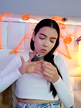 Snapshot of Julie_Bennet chatting on October 23, 2025, 4:00 am Julie Bennet online show from October 23, 2025, 4:00 am