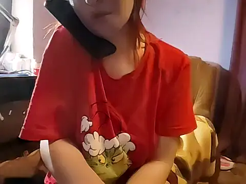 Snapshot of _Kitti_ chatting on April 3, 2026, 2:01 pm Kitti online show from April 3, 2026, 2:01 pm