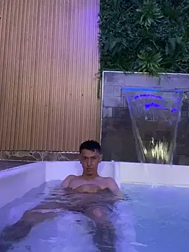 Snapshot of andy_dwels777 chatting on February 7, 2025, 9:15 pm andy dwels777 online show from February 7, 2025, 9:15 pm