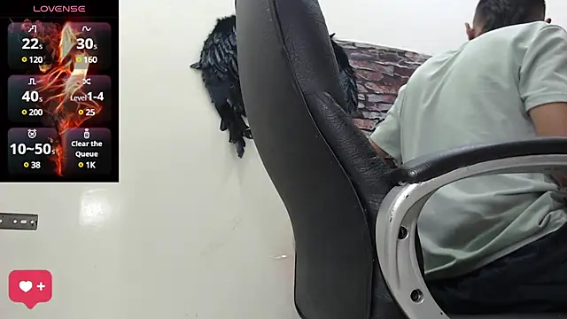 Snapshot of andy_dwels777 chatting on January 23, 2025, 10:54 pm andy dwels777 online show from January 23, 2025, 10:54 pm