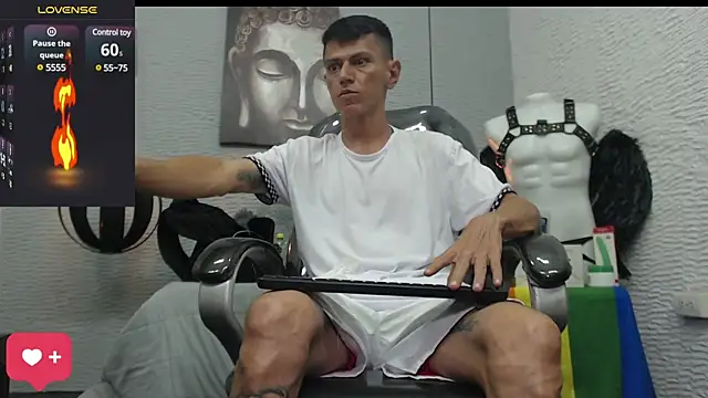 Snapshot of andy_dwels777 chatting on February 27, 2025, 10:42 pm andy dwels777 online show from February 27, 2025, 10:42 pm