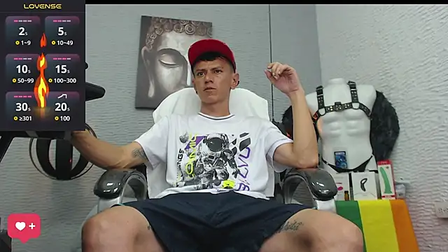 Snapshot of andy_dwels777 chatting on February 26, 2025, 10:47 pm andy dwels777 online show from February 26, 2025, 10:47 pm