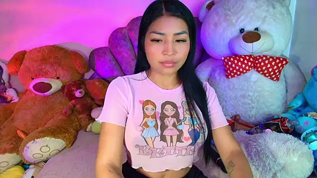 Snapshot of Pocahontascute_33 chatting on March 1, 2026, 4:56 am Pocahontascute 33 online show from March 1, 2026, 4:56 am