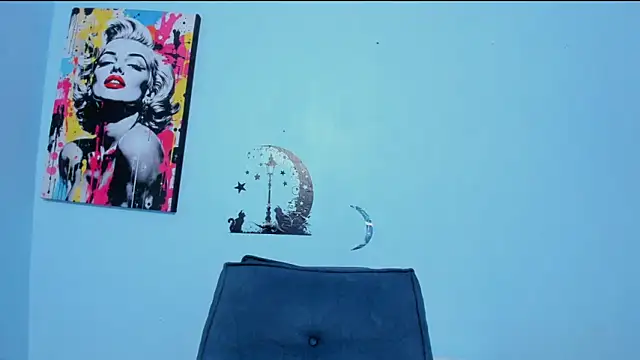  luna  sweet  online show from February 8, 2026, 6:55 am