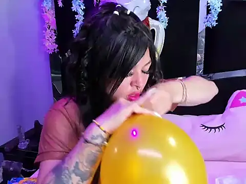 Snapshot of Cocoo_Nuth chatting on September 28, 2025, 3:24 am Cocoo Nuth online show from September 28, 2025, 3:24 am