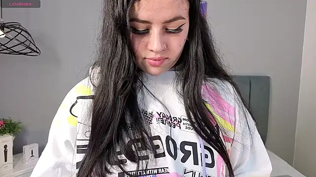 Snapshot of Alli_cooper chatting on June 5, 2026, 12:00 pm Alli cooper online show from June 5, 2026, 12:00 pm