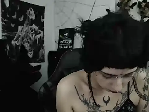 Snapshot of n0sferatus__ chatting on June 20, 2026, 2:49 am n0sferatus online show from June 20, 2026, 2:49 am