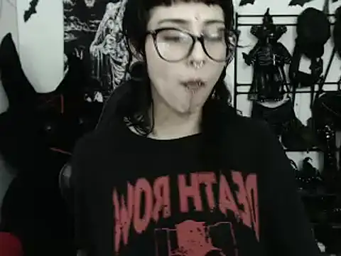 Snapshot of n0sferatus__ chatting on April 10, 2026, 2:51 am n0sferatus online show from April 10, 2026, 2:51 am