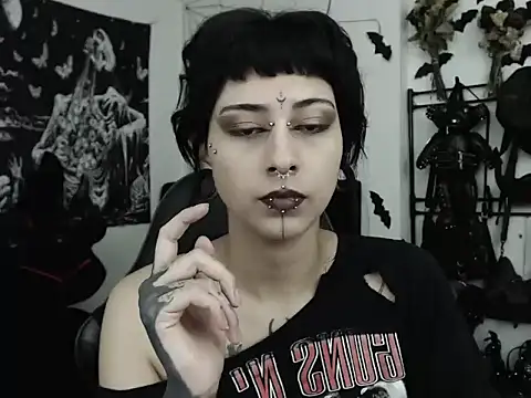 Snapshot of n0sferatus__ chatting on June 13, 2026, 2:53 am n0sferatus online show from June 13, 2026, 2:53 am