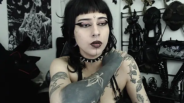 Snapshot of n0sferatus__ chatting on July 29, 2026, 4:01 am n0sferatus online show from July 29, 2026, 4:01 am