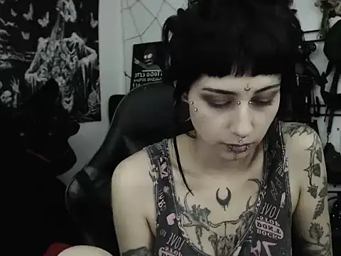 Snapshot of n0sferatus__ chatting on June 25, 2026, 2:53 am n0sferatus online show from June 25, 2026, 2:53 am