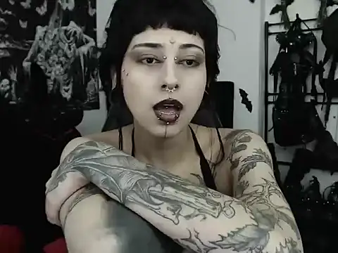 Snapshot of n0sferatus__ chatting on June 19, 2026, 2:50 am n0sferatus online show from June 19, 2026, 2:50 am