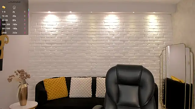 AmberLewis  online show from October 12, 2025, 11:28 pm