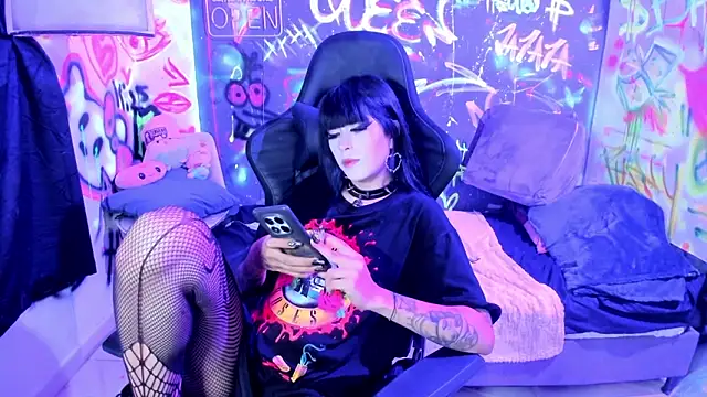 chaymae nah  online show from May 4, 2026, 8:28 am