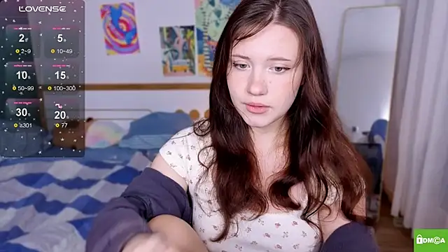 HanahCute online show from November 14, 2025, 12:47 am