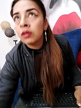 ameliefederline11 online show from October 29, 2025, 5:45 pm