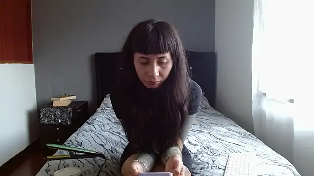 Emilia 1995 online show from June 17, 2026, 4:06 pm
