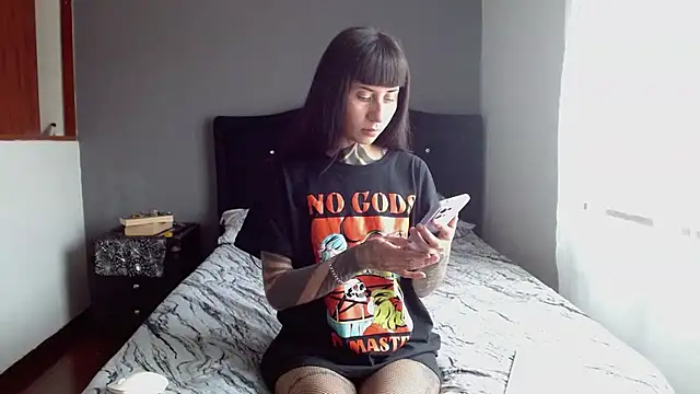 Emilia 1995 online show from June 21, 2026, 6:14 pm
