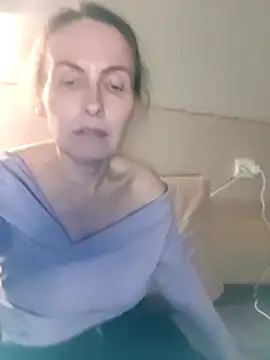 Snapshot of Evelina_cute chatting on March 23, 2026, 5:35 pm Evelina cute online show from March 23, 2026, 5:35 pm