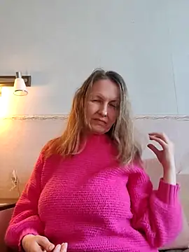 Snapshot of Evelina_cute chatting on February 7, 2026, 7:38 am Evelina cute online show from February 7, 2026, 7:38 am