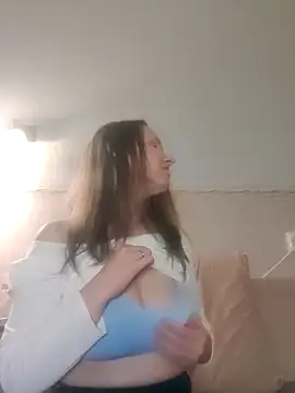 Snapshot of Evelina_cute chatting on February 6, 2026, 3:41 pm Evelina cute online show from February 6, 2026, 3:41 pm