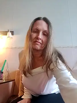 Evelina cute online show from April 25, 2026, 1:52 pm